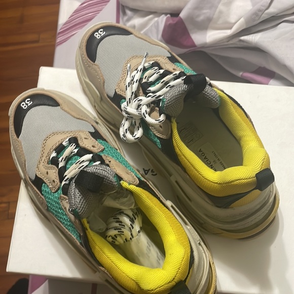 Balenciaga size 38 triple S - Picture 9 of 12